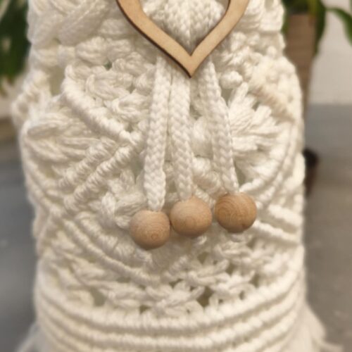 Ozdobny pojemnik w stylu boho